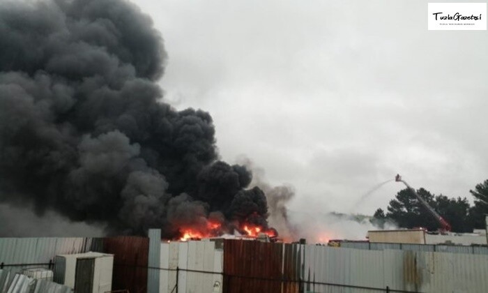 Tuzla'da  fabrikanın bahçesinde yangın çıktı
