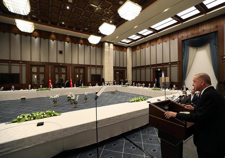 Son dakika... Cumhurbaşkanı Erdoğan, belediye başkanlarıyla buluştu: Sizin başarınız 2023teki seçim sonuçlarını etkileyecek