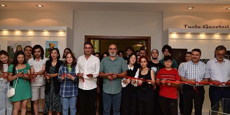 Tuzla'da Sanat Kurslarının Yılsonu Sergisi Açıldı