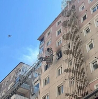 Üsküdar'da bir dairede doğalgaz patlaması