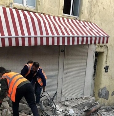 İzmir'de 4.9 büyüklüğünde deprem meydana geldi