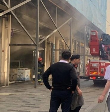 Beyoğlu İstiklal Caddesi'nde yangın