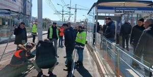 Güngören durağında Tramvay raydan çıktı