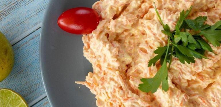 Pratik meze tariflerinden Havuç Tarator
