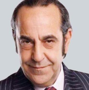 Özkan Uğur Kimdir?