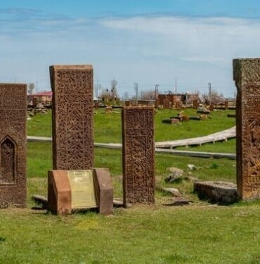 Ahlat Tarihi ve Doğal Güzelliklerin Buluştuğu Bir İlçe