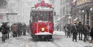 İstanbul'a Lapa Lapa Kar Geliyor