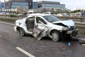 Tuzla'da bariyerlere çarpan otomobilde 1 kişi öldü 4 kişi yaralandı.