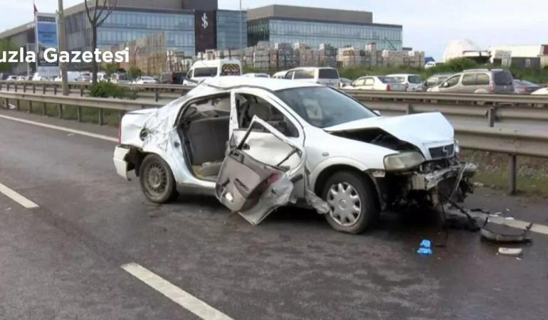 Tuzla'da bariyerlere çarpan otomobilde 1 kişi öldü 4 kişi yaralandı.